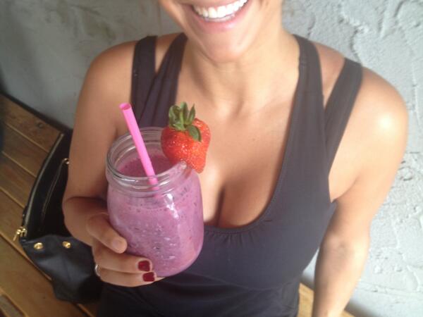 JaqAdama's tweet photo. Sexy jugs of delicious juice #SexyFoods @midnight @CratePizzaBar http://t.co/6GUKIhquI6