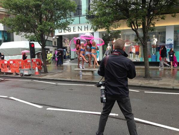 lorraine's tweet photo. Our #ModelMates are looking beach-ready... whatever the weather! http://t.co/UhALb2Unws http://t.co/x4bT7Q8Z3Q