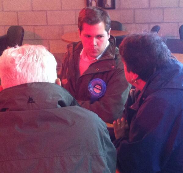 RobertJenrick's tweet photo. Chatting about my campaign against rural crime over tea & bacon bap at #Newark livestock market today #Rob4Newark http://t.co/80ovTu9fhp
