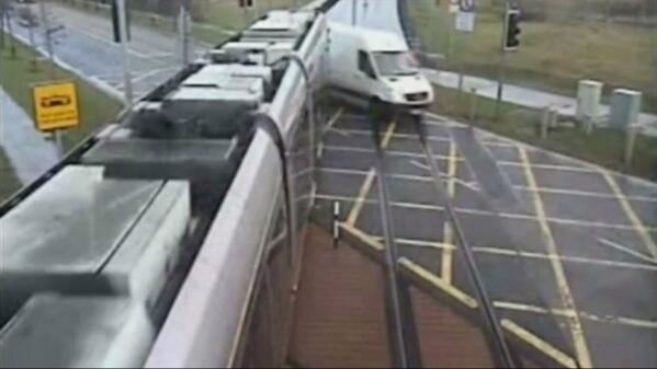 pullivan's tweet image. “@rtenews: Luas video highlights danger of running red lights bit.ly/TcmlLE http://t.co/yDPkDwcsgb”@MooneyMooney2