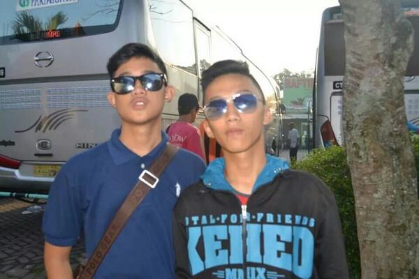 fjralfn's tweet photo. @Lutfhi_S @Reydrig_igo @billymandjii @Rezaaaa0 http://t.co/71E2d6QMpz