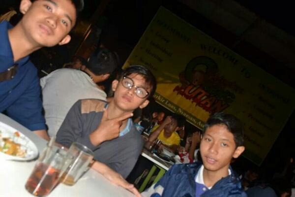 fjralfn's tweet photo. @Lutfhi_S @Reydrig_igo @Rezaaaa0 @billymandjii @ymahardhika http://t.co/EXKWtO700u