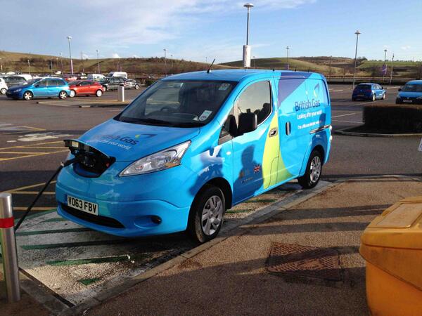 Nissan's tweet photo. 30 minutes is all it takes to charge the #eNV200 from 0% to 80%. #EV #electricvehicle #whynotelectric http://t.co/MJtPeiqpgf