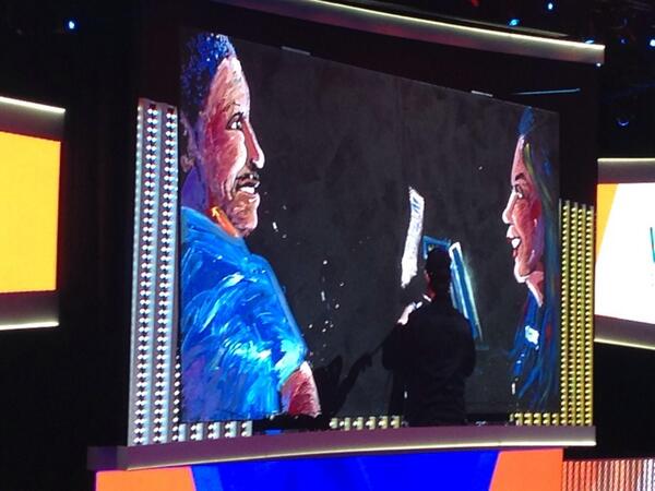 aiming2dream's tweet photo. So cool #WMTShares http://t.co/WrE9FsfJOk