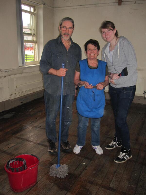 SallyBimpkins's tweet photo. Volunteers had a productive morning at @grimmandco and still smiling! http://t.co/KJ0bYrEUrk