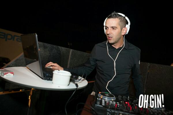 ohginlagarriga's tweet photo. Gracias #dj Valdu!!! Creando el.ambiente perfecto en @ohginlagarriga  #Night #Drinks #Music #la garriga. I feel good! http://t.co/HE94Q5veTI