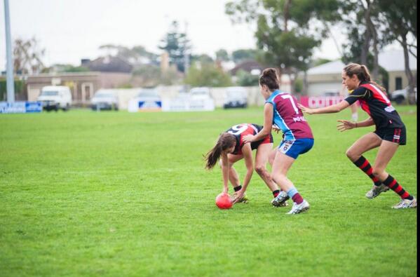 Love a #VCountry14 contest! <a href="/temikka97/">temikka beeston</a> <a href="/EShannnon/">Eliza Shannon</a> Always good fun playing against your team mates <a href="/YouthGirls/">YG👑</a>