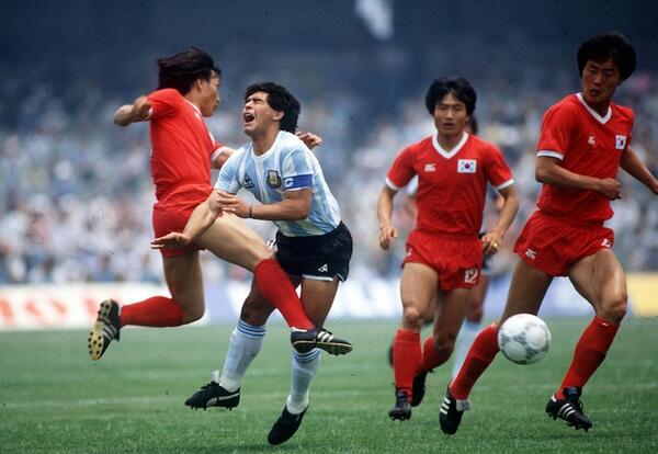 RT <a href="/MaradonaPICS/">Maradona Retro PICS</a>: “nunca me pegaron tanto en un partido. Fue una combinación de taekwondo y fútbol” #mexico86