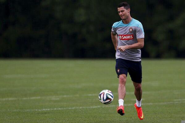 mlkesta's tweet photo. كرستيانو &amp; كوينتراو . http://t.co/awZAaaNFi9
