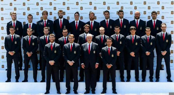 mlkesta's tweet photo. سيحصل كل لاعب اسباني على 720.000 يورو في حال الفوز بكأس العالم [كوب] . http://t.co/onjPTSnocg
