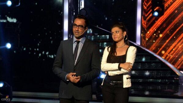 the two super cool hosts of #Jhalak #DrashtiDhami #RanveerShorey