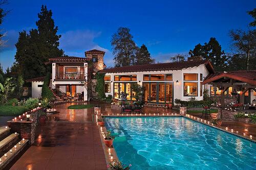 RTalsjehetziet's tweet photo. Omg, ik wou dat ik in zo'n huis woonde <3__<3 http://t.co/4s86MQXwus