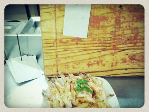 LordPrawnZA's tweet photo. 1Kg Queen Prawn Special R189.00!!!! http://t.co/e2LsUBxenk