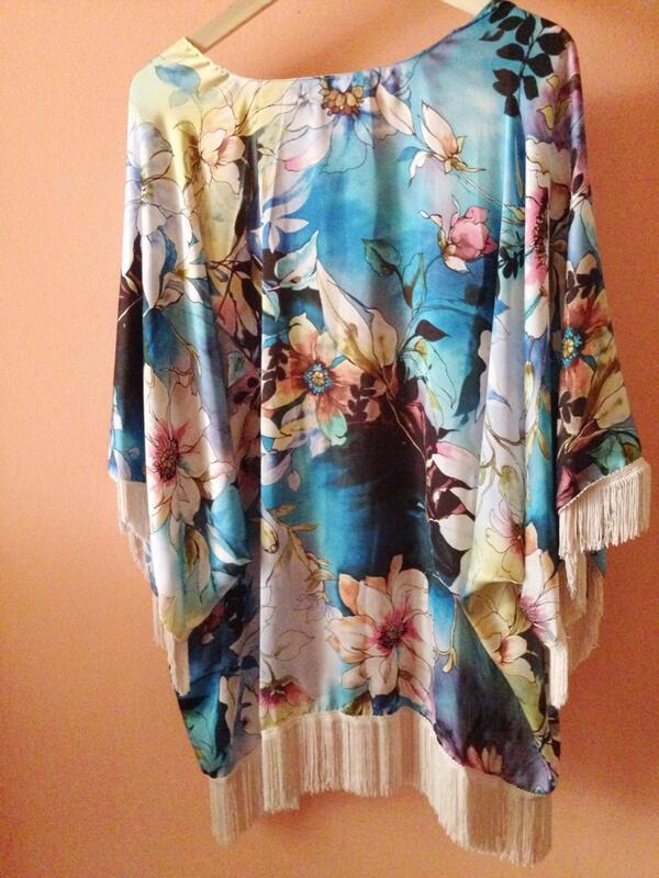 modame__'s tweet photo. AMOR TOTAL por mi nuevo kimono👘  cc @ana_runner http://t.co/1bFrk7d55c