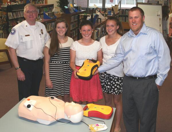 NHHospitals's tweet image. #NHHospitals - Rundlett kids raise $ for new AED, w/ help from Matt's Mission, Foundation for Healthy Communities