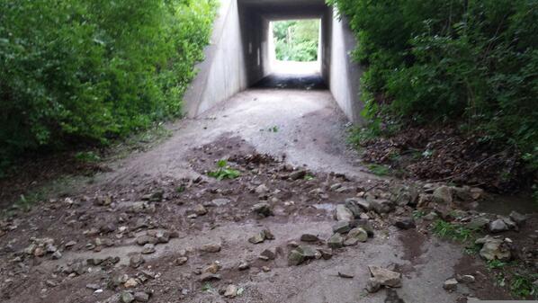 LocalMotionCoMo's tweet image. Washout near Forum tunnel. #largerocks