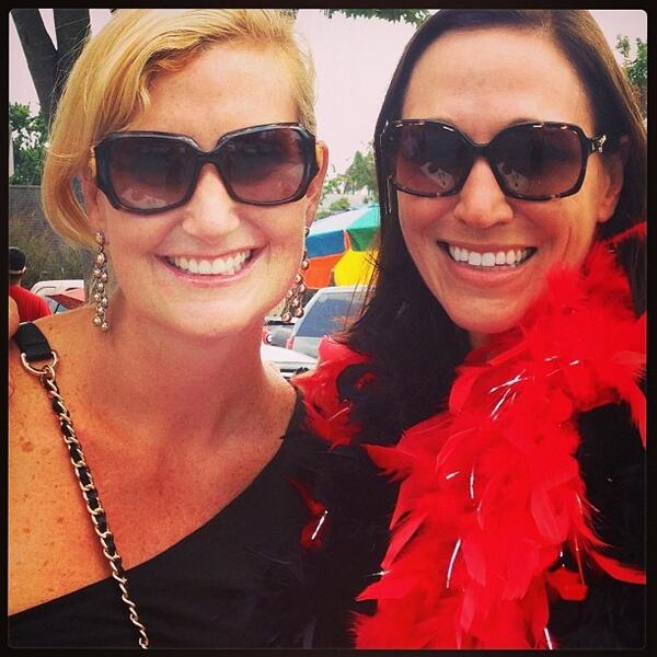 epperry1's tweet image. @Things4College @reesrun Why didn't they use this picture instead? #GoDawgs #UGA/SC2013