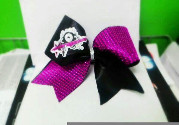 Cheermp3's tweet image. Your whole team can win an official cheermp3.com cheer bow. Like us on Facebook  for more details.