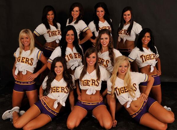 Hacks4College's tweet photo. Colleges with the hottest cheerleaders😍 http://t.co/6eTi4uD8GF http://t.co/huqyKSzSN0