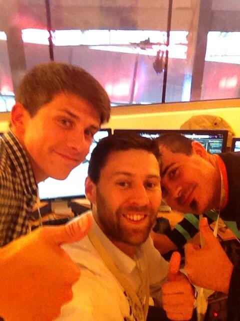 Présents ! <a href="/AlexLaunay/">Alexandre Launay</a> <a href="/duallip/">Julien PILLAUD</a> <a href="/SteevePineau/">Steeve PINEAU</a> #web2day #selfie #socialmediaroom poke <a href="/Catburo/">Catherine Burot</a> <a href="/CarolineLeman/">Caroline Leman</a> ;)