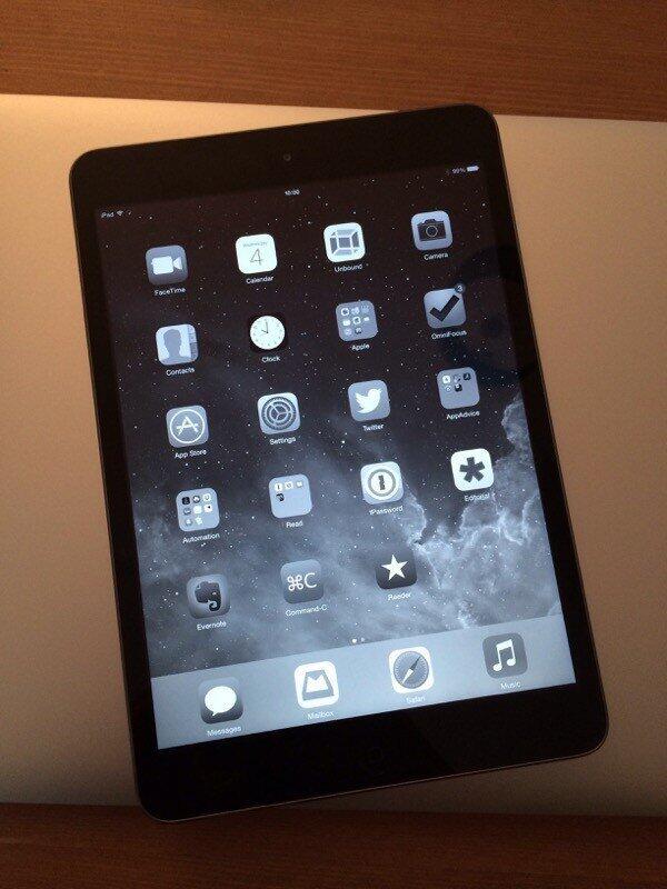 EvGenyPod's tweet photo. Apple копирует идеи у Samsung 
Читайте здесь http://t.co/4LTpgUhRL7
#apple #iOS #iphone #ipad #samsung #android http://t.co/hHpuBA7AoR