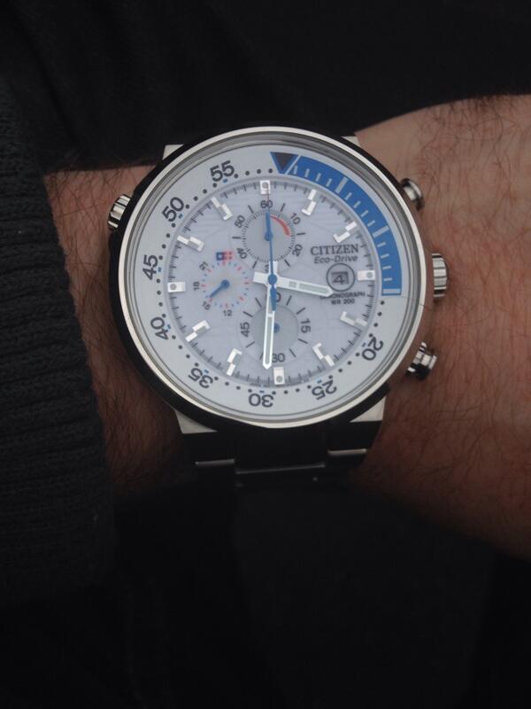 a9kwaf's tweet photo. Had a great birthday yesterday. #nandos for tea and a great watch of my babes xx http://t.co/tF63sVIoP4