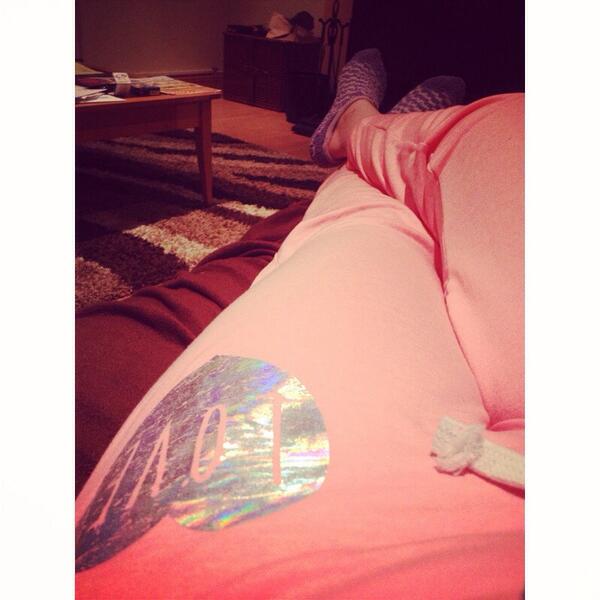 aimeemoriarty's tweet image. Feet up after work... Being on your feet all day hurts... 😢 #barmaidproblems