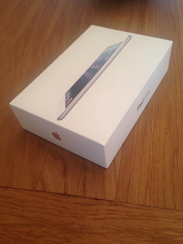 _HarrisonCole's tweet image. #COMPETITION TIME! #WIN this WHITE #iPad Mini simply #RT &amp;amp; #FOLLOW to #WIN winner selected 1st August!