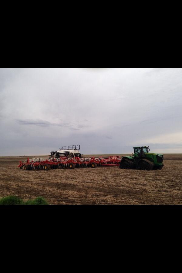 Caught a glimpse of a #Bourgault 100ft prototype drill in the Milden, SK area. #bigrig #westcdnag #agchat #johndeere