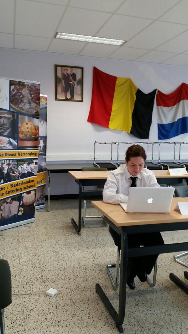 Hoekj005's tweet photo. @CCSPDEPTCAT  EEN 273 druk met generieke vakken http://t.co/7g0AlUVMap