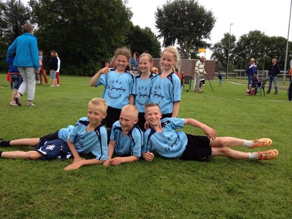 “<a href="/GrietjeDekker/">Grietje Dekker</a>: @obsdetjongeling 5/6 <a href="/Oldeberkoop/">Oldeberkoop</a> Fries schoolkorfbalkampioen! Op naar het NSK <a href="/dordrecht/">Dordrecht</a> ” Toppers!!