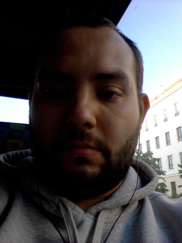 persymonasalak's tweet photo. @RacAgnieszka Tu masz powitalne #selfie z #autobus u, teraz masz obowiazek do zrobienia selfie :D http://t.co/5jd4n0IdDS