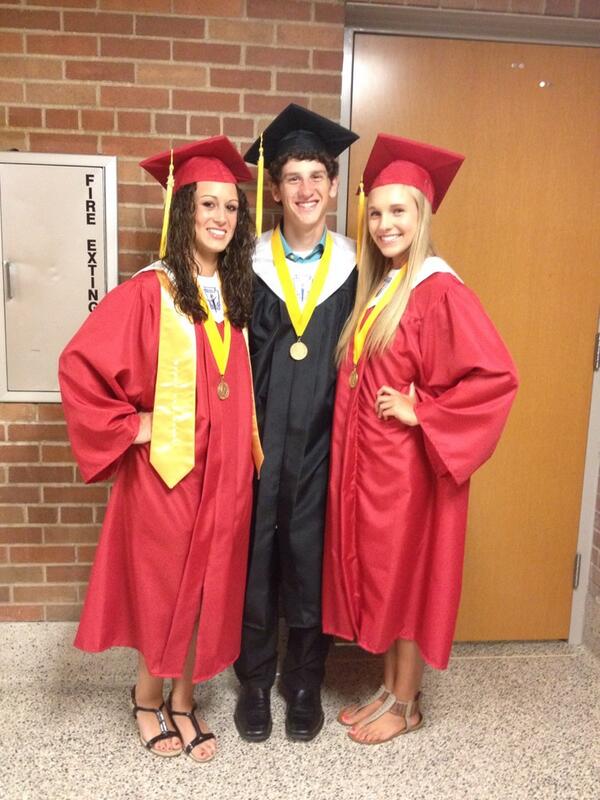 brookeandrews3's tweet image. Love them so much #wegraduated