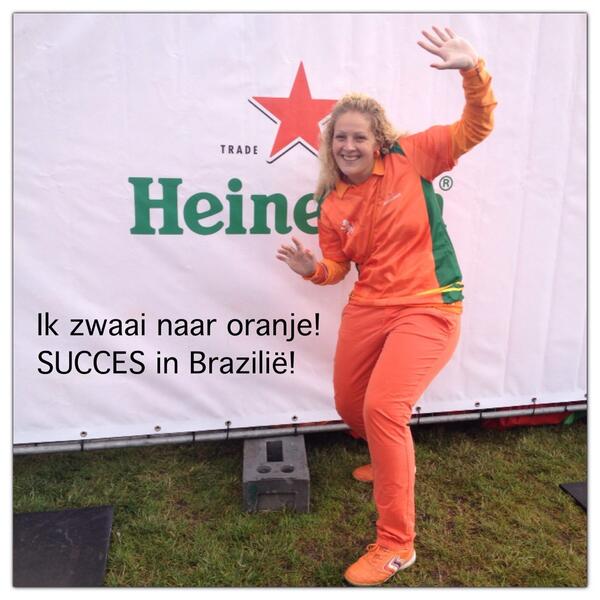 suzannevdhelm's tweet photo. #sambaselfie http://t.co/FL2xLEpmiv