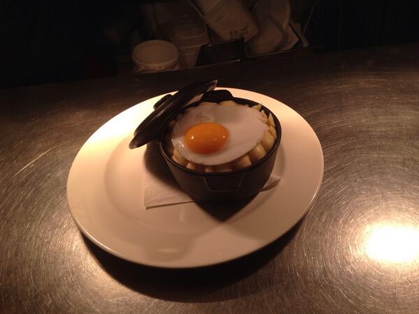 Homemade corned beef ,mash fried duck egg ,homemade bake beans,nicebit of munch !! <a href="/TheHoopStock/">The Hoop</a> <a href="/utz33/">phil utz</a> <a href="/ChefDan1802/">Dan Pitts</a>