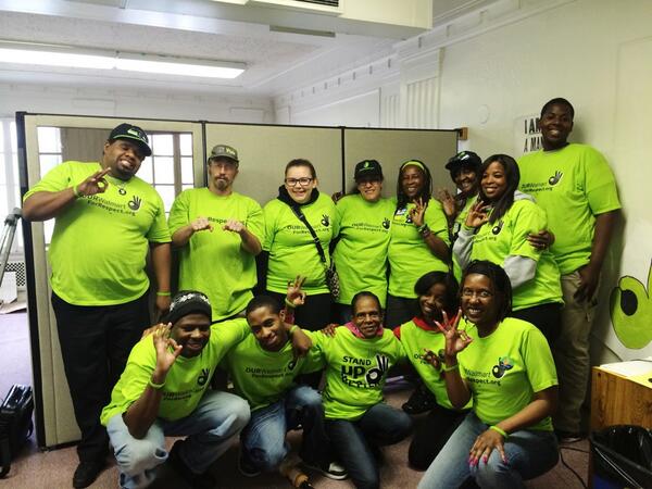 terrelldjf's tweet photo. RT @mlnewng: the chicago #walmartstrikers are fired up, ready to go! http://t.co/1yHdBgQB40