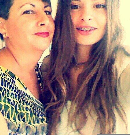 Mati_Rodriguez3's tweet photo. Mi mamá también piensa que no la valoro, pero lo que no sabes es que yo por ella daría la vida. http://t.co/lJ4SHL71F9