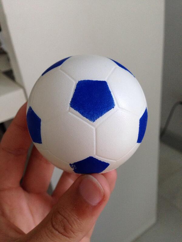 luisggcc's tweet photo. Gracias a todos los que me votasteis como más pelota, sin duda este es mi entretenimiento durante selectividad http://t.co/hJTuJzFYVD
