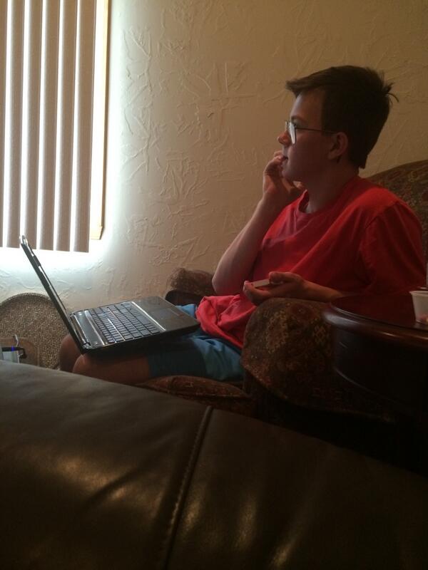 GrACeLoPeZ97's tweet image. Online classes #learningispersonal 😂😂😂😂😂😂