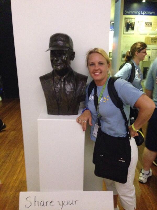 aiming2dream's tweet photo. #WMTShares #SelfieWithSam http://t.co/s0uq8YZR6c