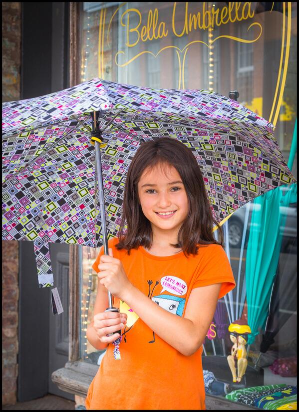 Ellena, the newest member of the Bella Umbrella fan club!!
#umbrella #BellaUmbrellaNOLA #NewOrleans