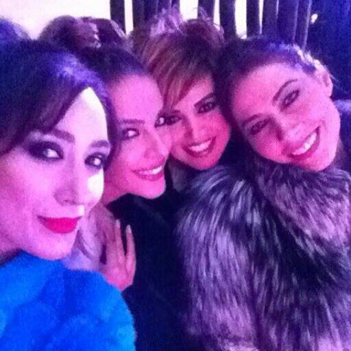 Antalya defile kadrosu podyuma cikmadan önceki son saniyeler @simgetertemiz <a href="/ecemgursel/">oimariani</a> <a href="/senayakay1/">Şenay Akay👠</a> <a href="/BanuNoyan/">Banu Noyan</a>