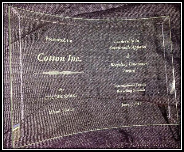 CottonRecycles's tweet photo. Thank you @SMARTTextile 4 honoring #BlueJeansGoGreen w/ Leadership in Sustainable Apparel &amp; Recycling Innovator Award http://t.co/xg1a0knc5d