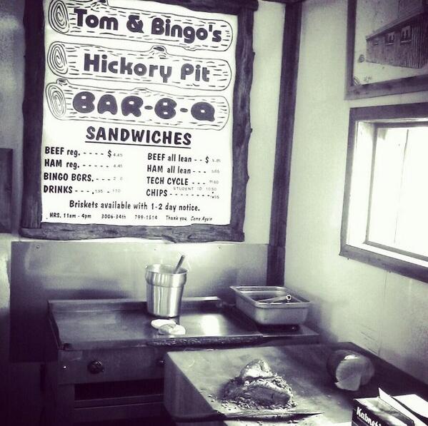 TomAndBingos's tweet photo. Stop by and get some food! http://t.co/8iQsPNcaa4