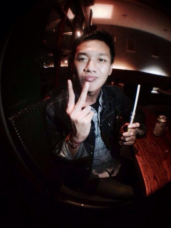 SMNtwitt's tweet photo. Bassis kita kembali narsis haha @johanesadjie http://t.co/X8hQYYs1Vk