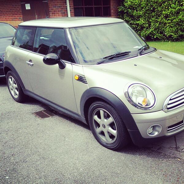 sarah_b120's tweet image. MY Mini is my faveee! #workedhardforthis #soproud #mymoney #reflecting#mini #champangne #changes colour #love
