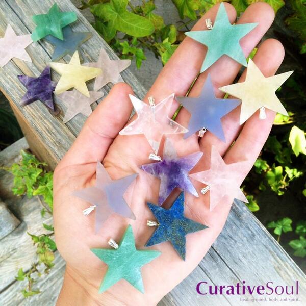 CurativeSoul's tweet photo. Working on crystal star necklaces ⭐️ what do you guys think? 💫 #CurativeSoul #crystalstars #healingcrystals #stars http://t.co/PJ5sIFyP37