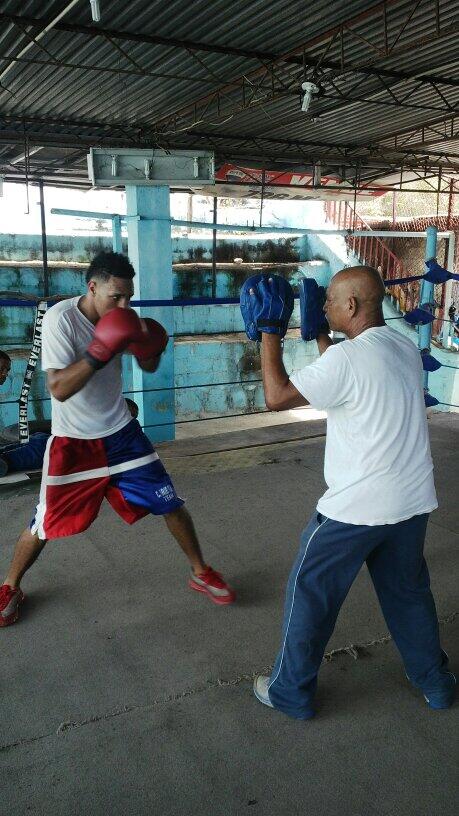 InmortalP's tweet image. Entrenador de boxeo profecional kieres aprender boxeo rebajar de libras defensa personal 8098529839 haylander