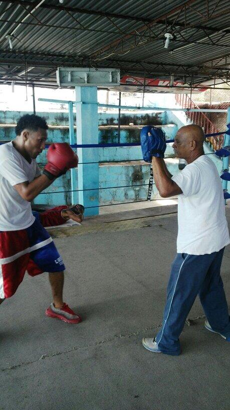 InmortalP's tweet image. Entrenador de boxeo profecional kieres aprender boxeo rebajar de libras defensa personal 8098529839 haylander