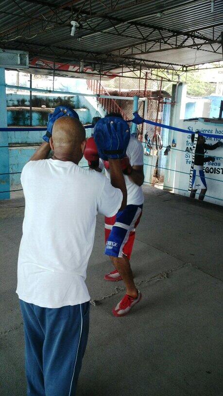 InmortalP's tweet image. Entrenador de boxeo profecional kieres aprender boxeo rebajar de libras defensa personal 8098529839 haylander